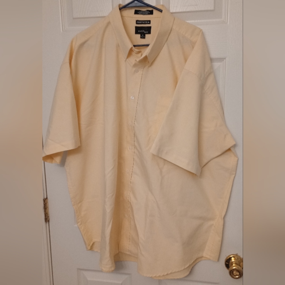 Bill Blass Men's Light Yellow Tan Casual Shirt